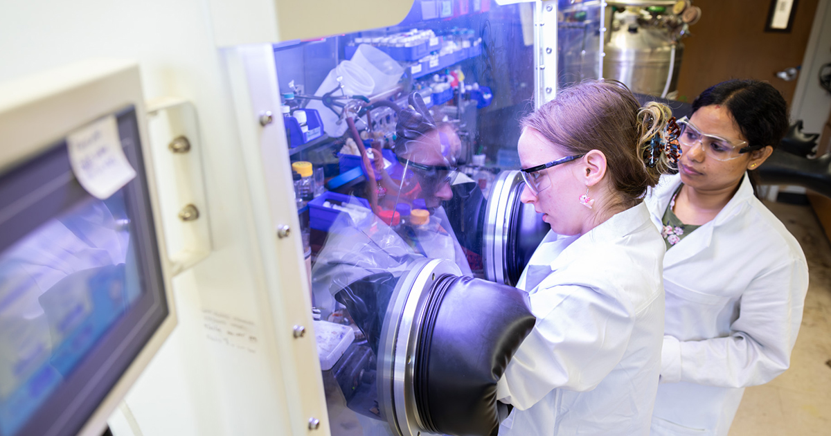 chemistry students working in lab