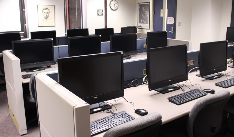 An empty computer lab