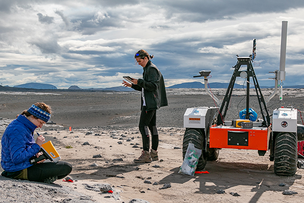 2019_mars_research_iceland_ryanewing_geology_geophysics_cropjpg.jpg