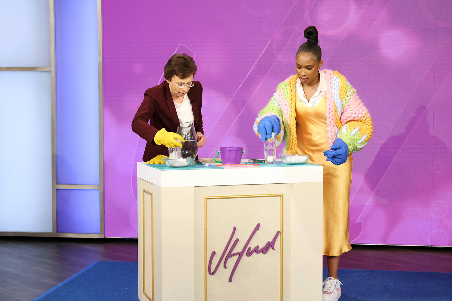 Texas A&amp;M physicist Tatiana Erukhimova and Jennifer Hudson drop chunks of dry ice into water while on set at The Jennifer Hudson Show