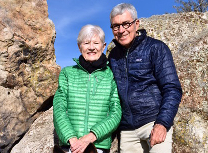 1969 Texas A&M University economics graduate Dr. Frank Gallant (right) and his wife Bonnie (left)