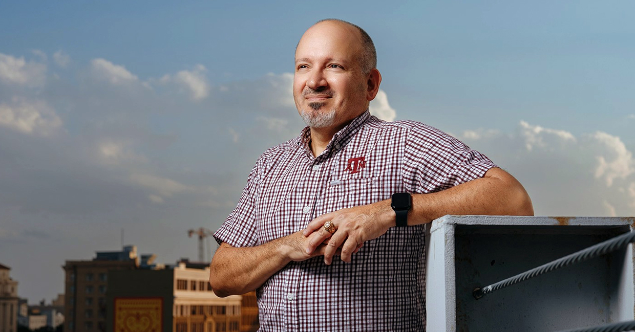 1995 Texas A&M University meteorology master's graduate Luis Rios